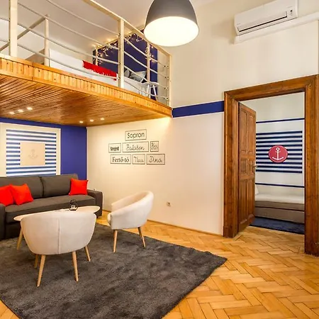 Jokai 3 Design Apartment *