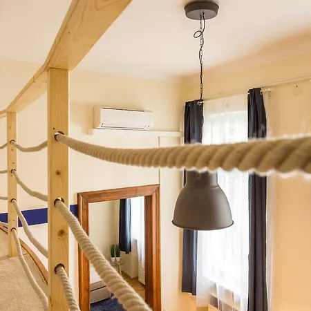 Jokai 3 Design Lejlighed *